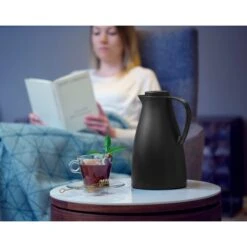 Leifheit Harmonic Isoleerkan 1.0 L Zwart 11 Leifheit Harmonic Isoleerkan 1.0 L Zwart -Default Template 2 102 8541 5 1