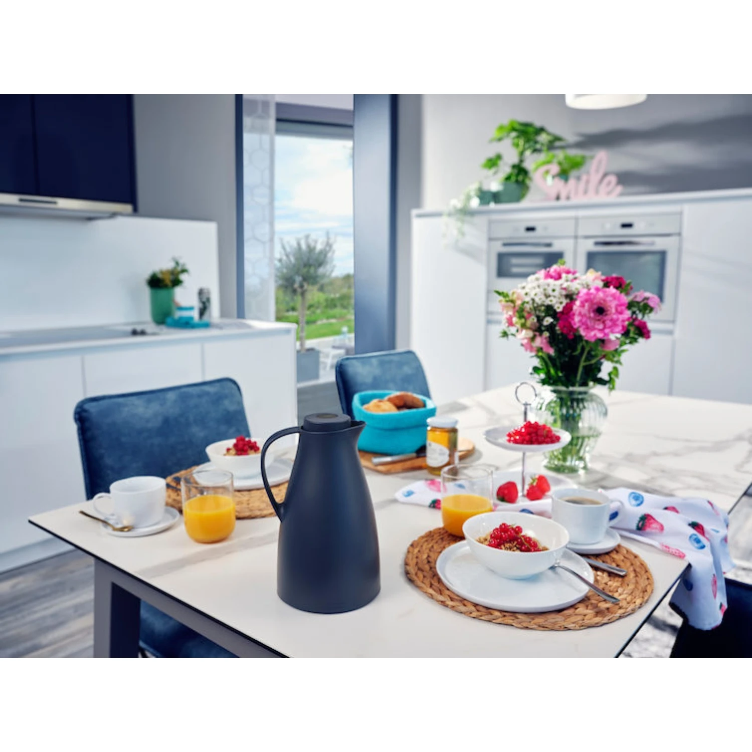 Leifheit Harmonic Isoleerkan 1.0 L Donkerblauw 5 Leifheit Harmonic Isoleerkan 1.0 L Donkerblauw - Afbeelding 3