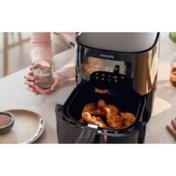 Philips Essential Airfryer HD9252/70 18 Philips Essential Airfryer HD9252/70 -Default Template 2 212 9252 8 1