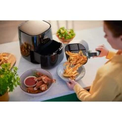 Philips Essential Airfryer HD9252/70 19 Philips Essential Airfryer HD9252/70 -Default Template 2 212 9252 9 1